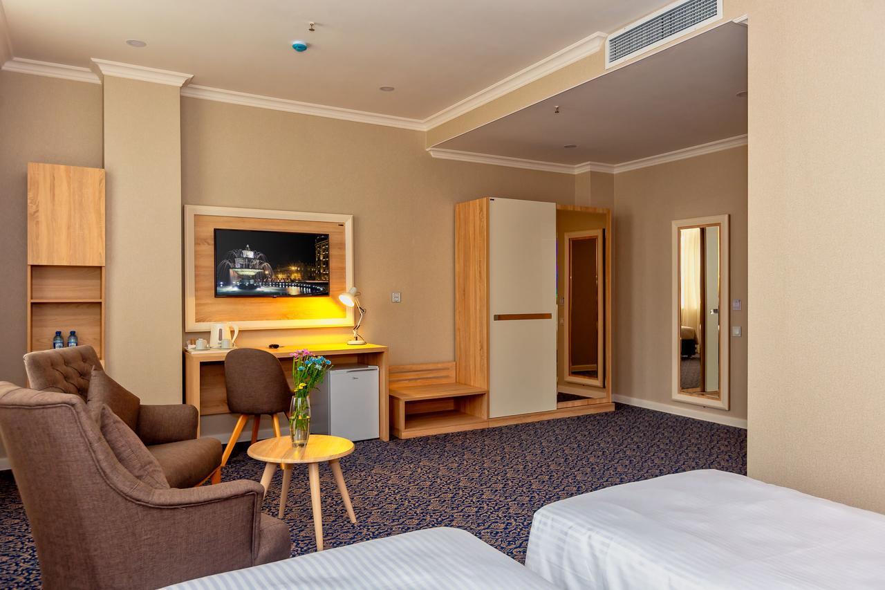 Metro City Hotel Baku Exterior foto